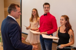 210714 Zeugnis Fo21 187